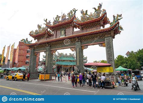  O Templo Tianhou Gong: Uma Jornada Espiritual e Visual no Coração de Huludao!