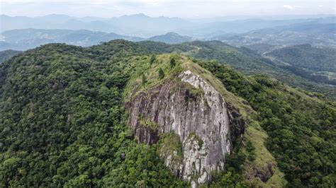 Parque da Amizade com Gigantes de Pedra, um Tesouro Escondido na Natureza!