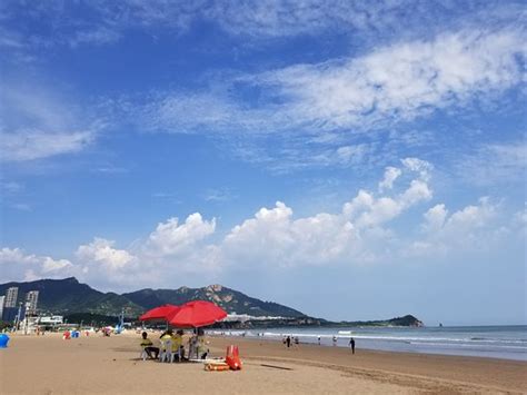 Shilaoren Beach: Uma Escapada Paraíso com um Toque Místico!