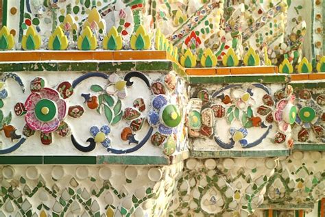 Wat Arun: Templo Esplendoroso com Detalhes Incríveis em Porcelana!